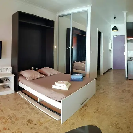 Sudio Bord De Apartment