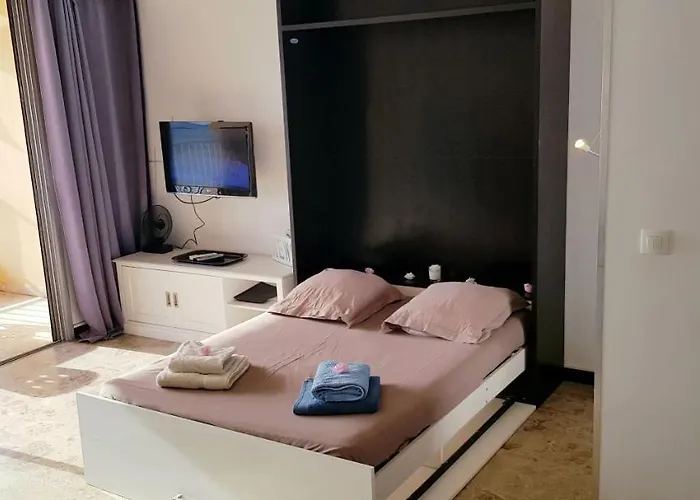 Sudio Bord De شقة